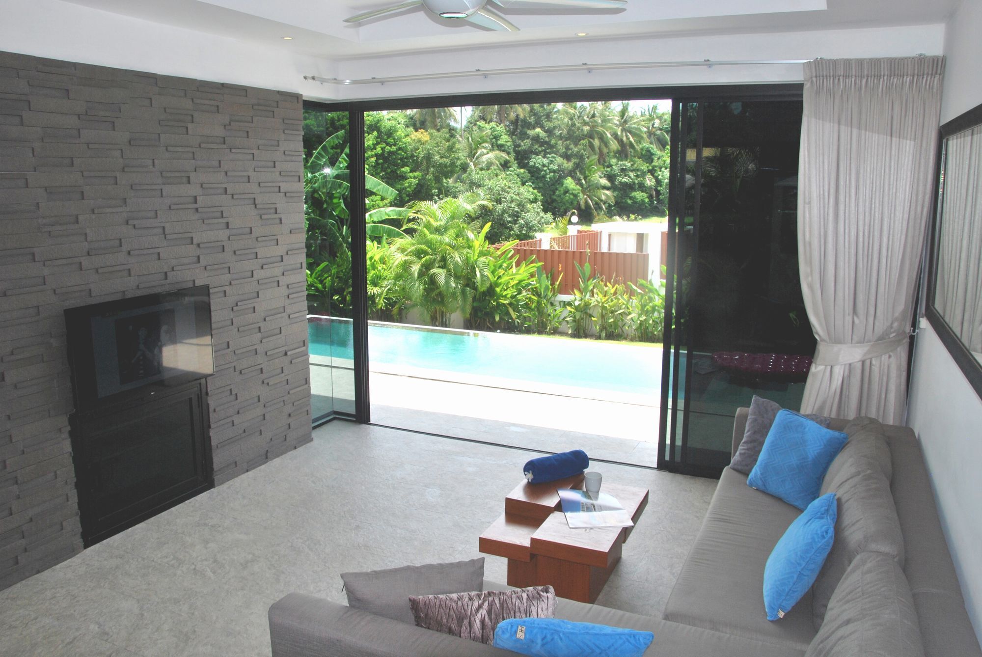 3 Bedrooms Private And Pool Near *