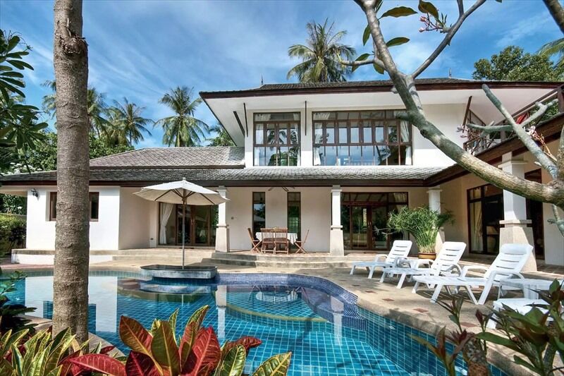 4 Bedroom Gold Footsteps To *