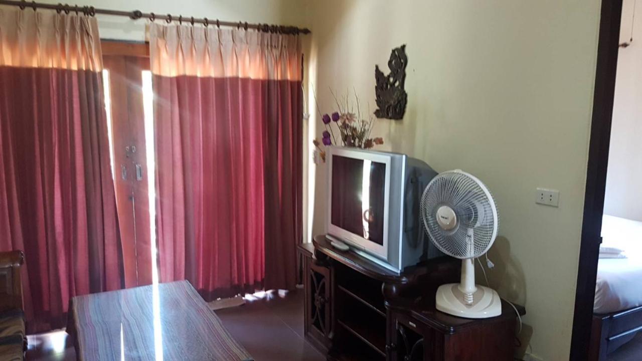 Niracha House