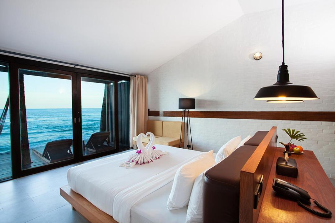 Baan Talay 4*