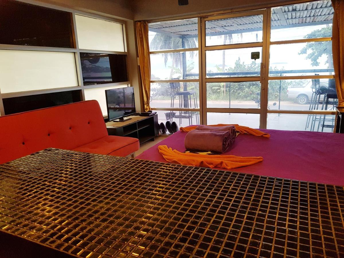 Zone6 Coworking Old 2w Hostel, Koh Samui Hostel