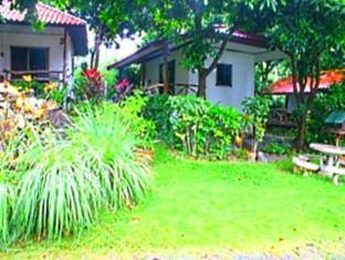 Auberge Resort