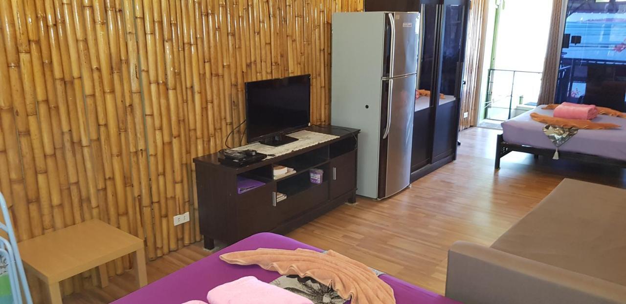 Zone6 Coworking Old 2w Hostel, Koh Samui