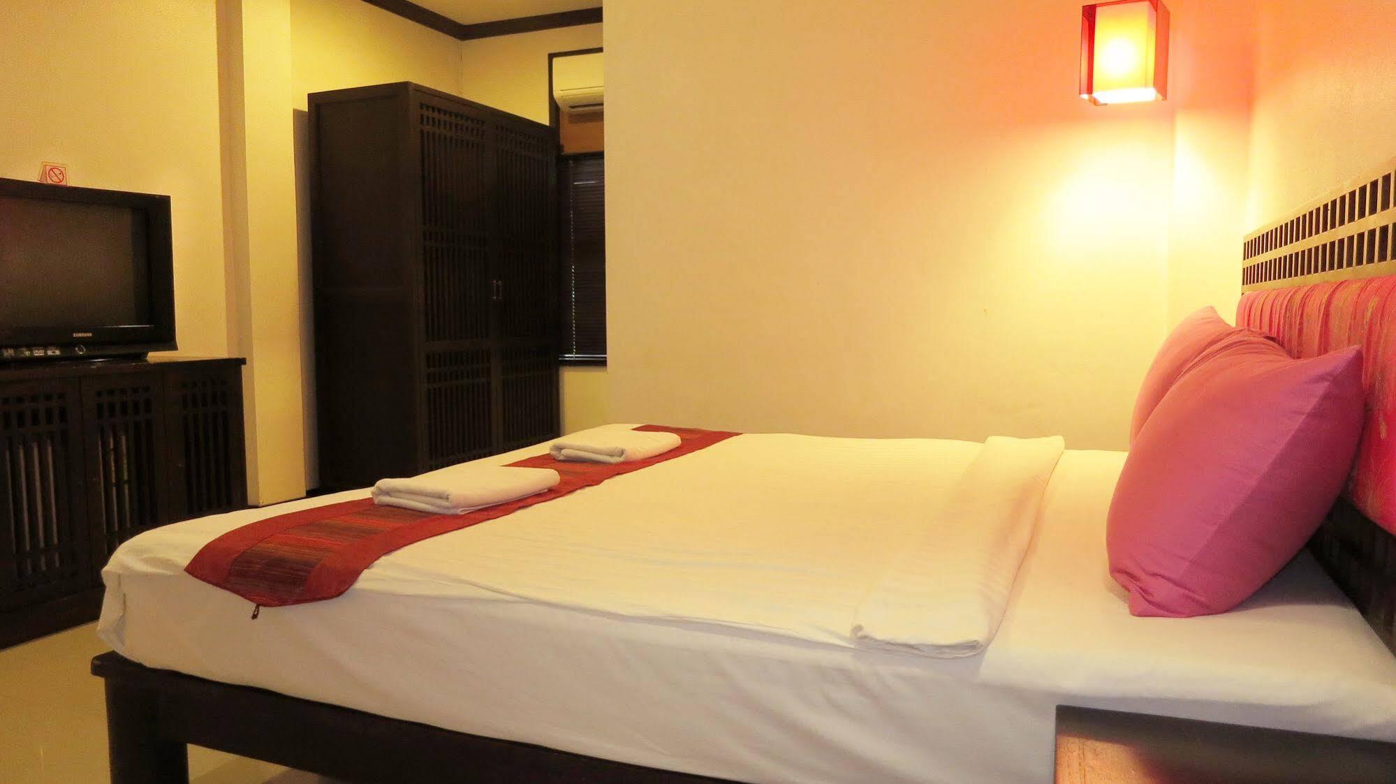 Queen Boutique Hotel 3*