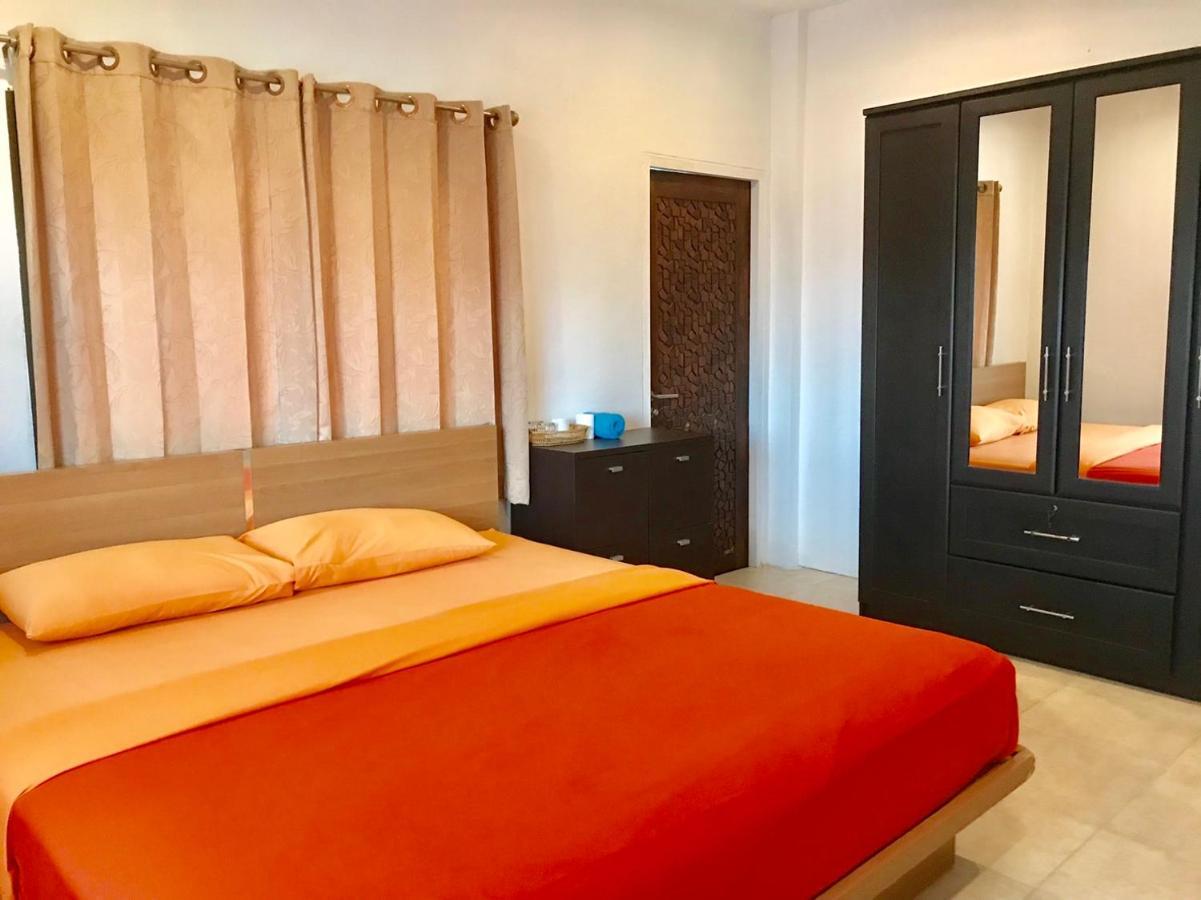 Hiranyika Cafe & Bed Hostel *