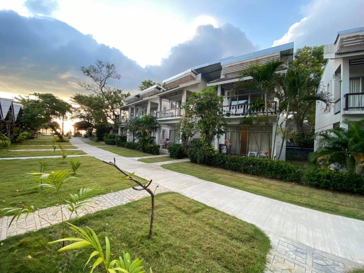 Amity Beach Hotel Maret